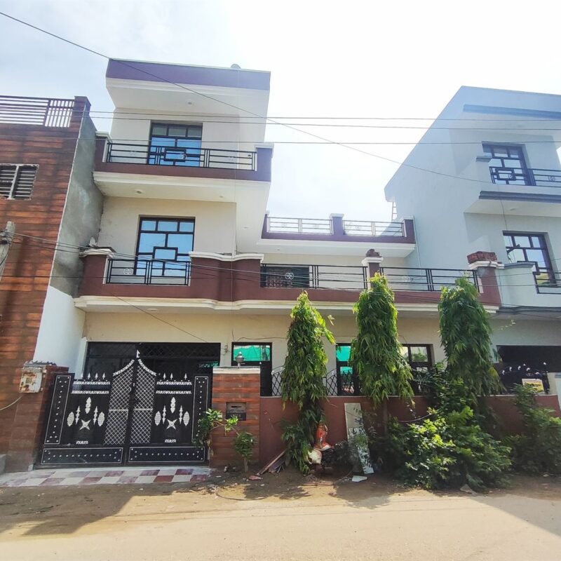 135 Gaj House For Resale in Zirakpur