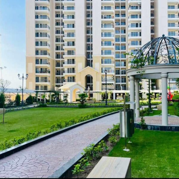 3BHK FLAT AVAILABLE FOR SALE IN ZIRAKPUR